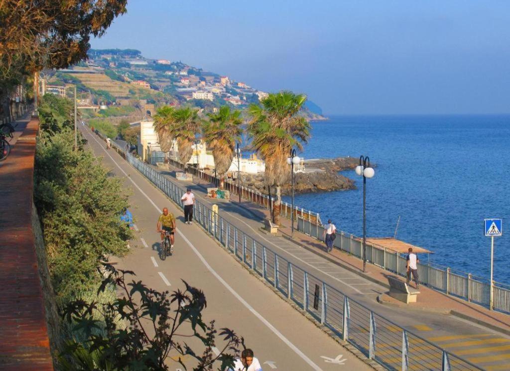 Casa Rosa Lucia Centrale Con Parcheggio Sanremo Bagian luar foto