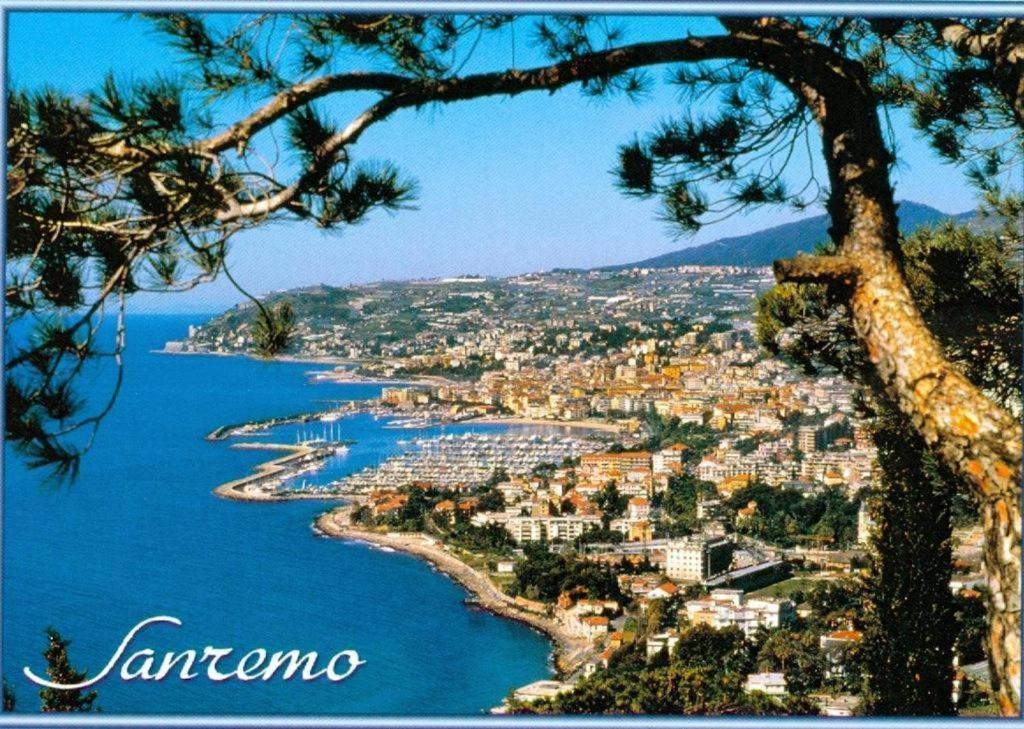 Casa Rosa Lucia Centrale Con Parcheggio Sanremo Bagian luar foto