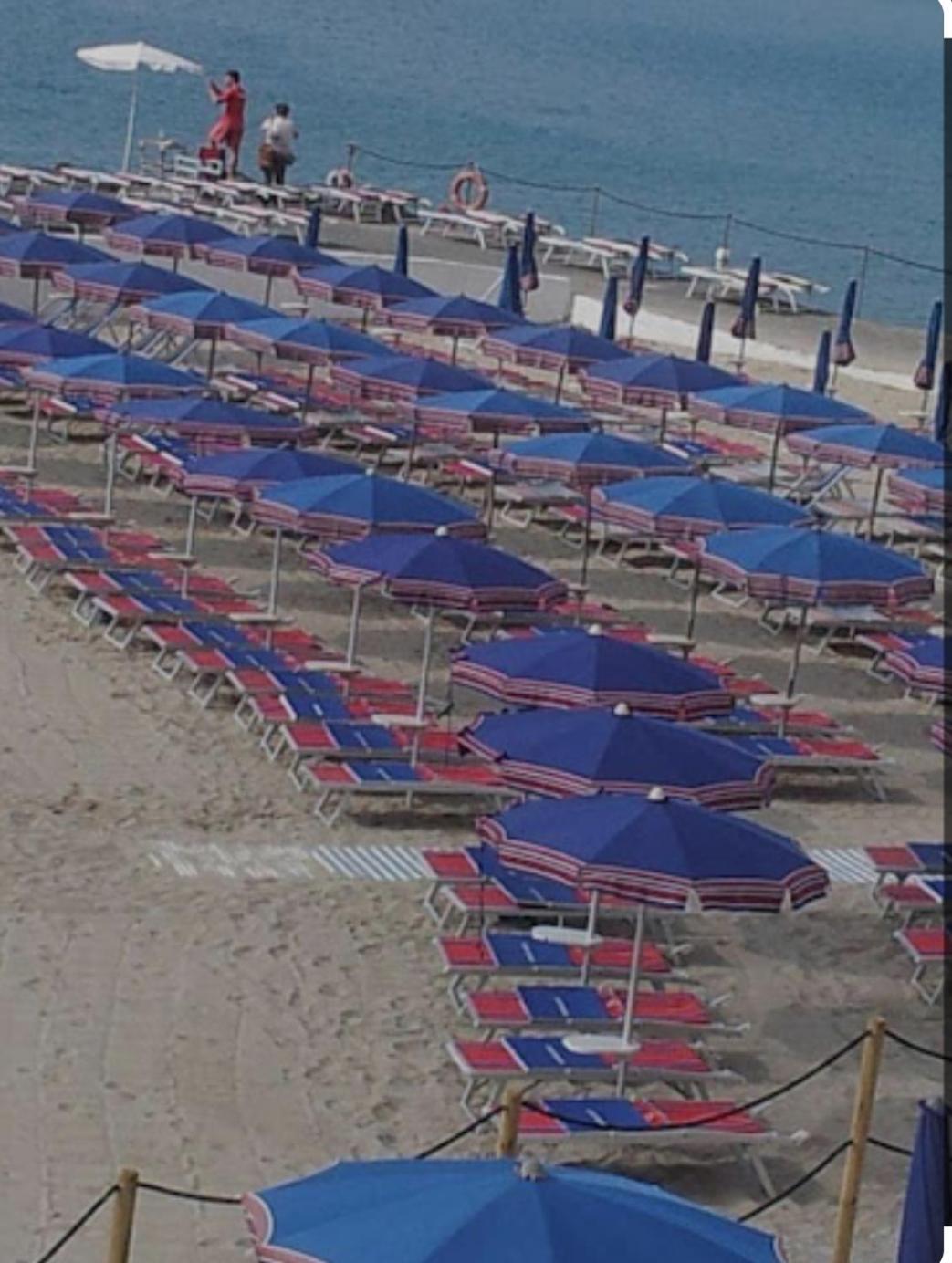 Casa Rosa Lucia Centrale Con Parcheggio Sanremo Bagian luar foto