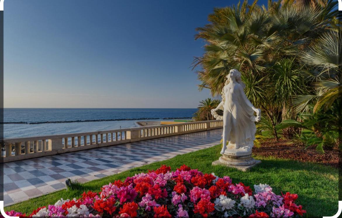 Casa Rosa Lucia Centrale Con Parcheggio Sanremo Bagian luar foto
